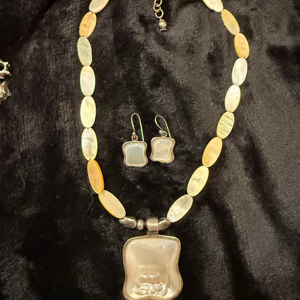 Elegant Silver and Gold Necklace Set